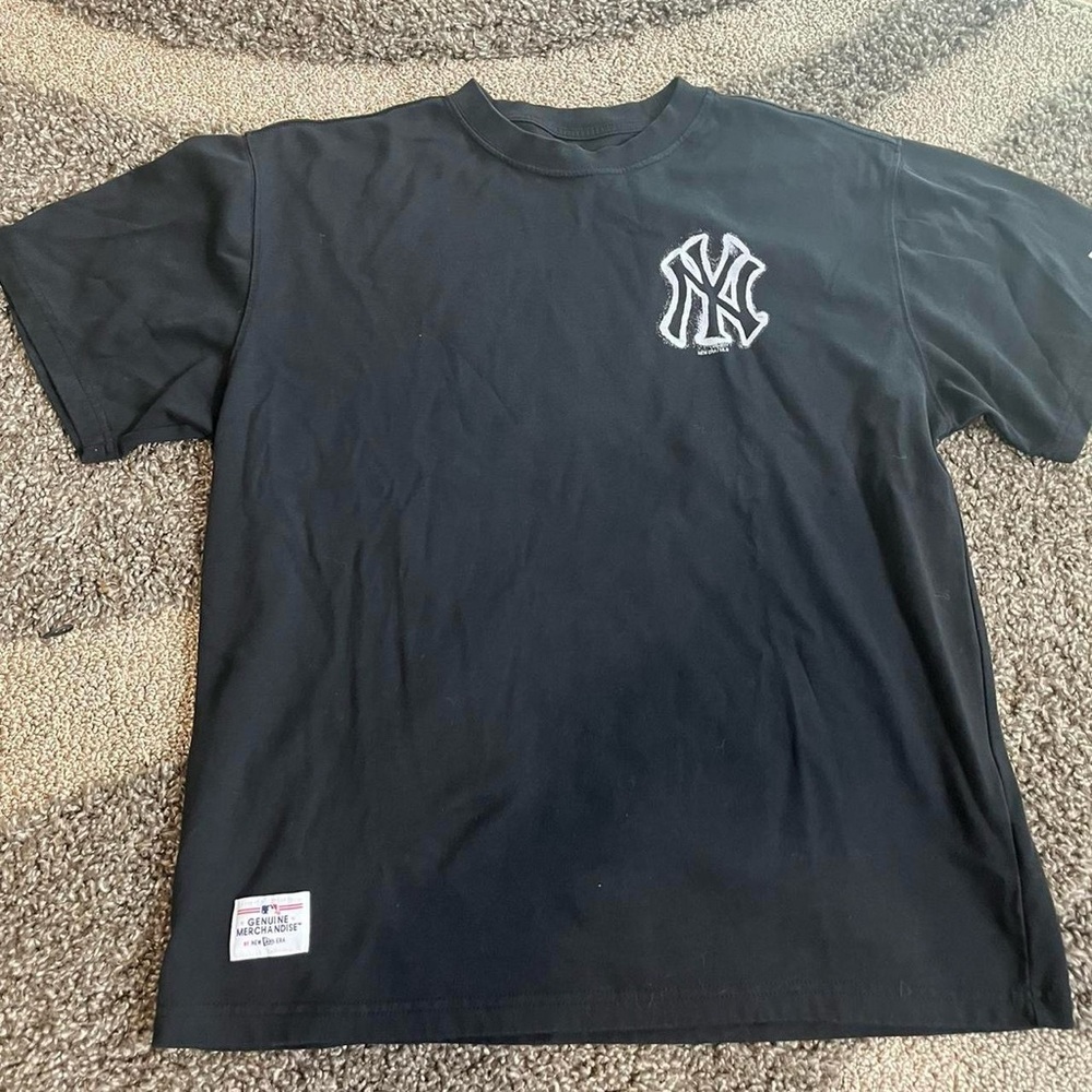 New Era Black Short Sleeve Tee with NY Yankees Logo